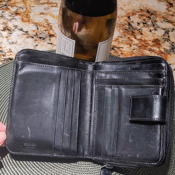 Vintage Prada leather wallet w zipper. Pre-owned, good condition, clean. - Picture 9 of 16